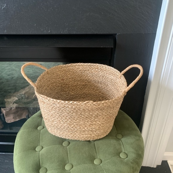 Straw basket with handles home decor or storage planter - Picture 4 of 5